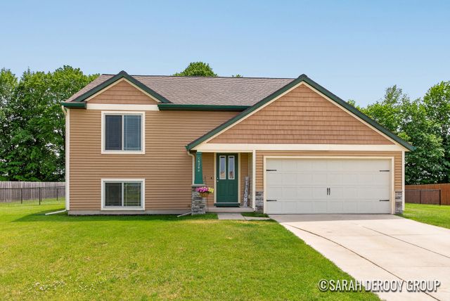 16264 Trent Ridge Drive NE, Cedar Springs, MI 49319