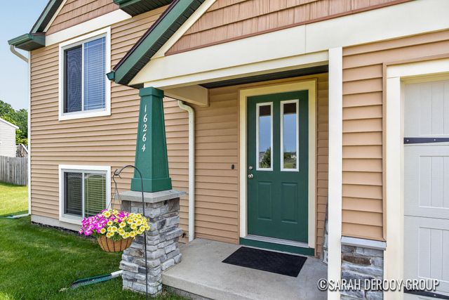 16264 Trent Ridge Drive NE, Cedar Springs, MI 49319