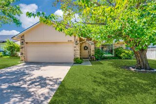 2105 Via Estrada, Carrollton, TX 75006