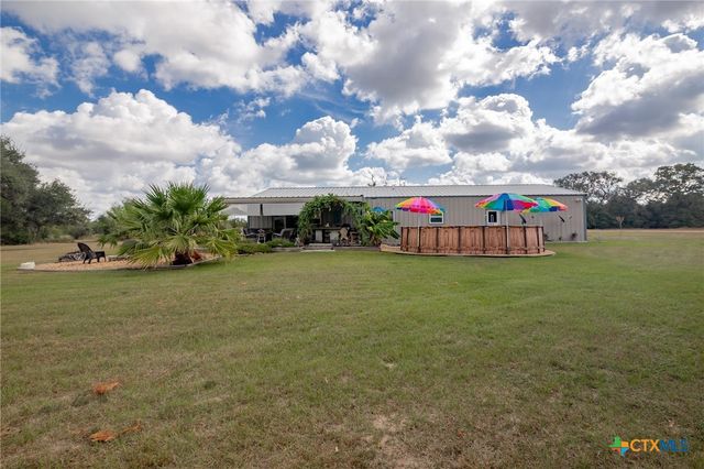 8142 Fm 1447, Yoakum, TX 77995