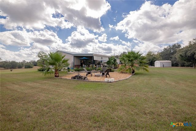 8142 Fm 1447, Yoakum, TX 77995