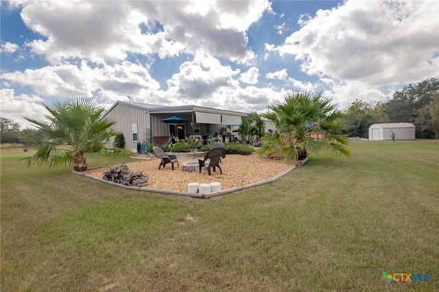 8142 Fm 1447, Yoakum, TX 77995