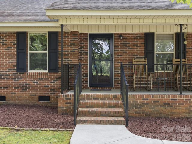155 S Grandview Road, Clover, SC 29710