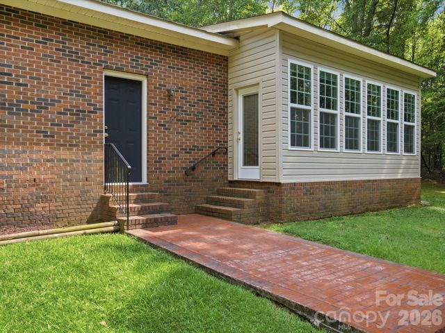 155 S Grandview Road, Clover, SC 29710