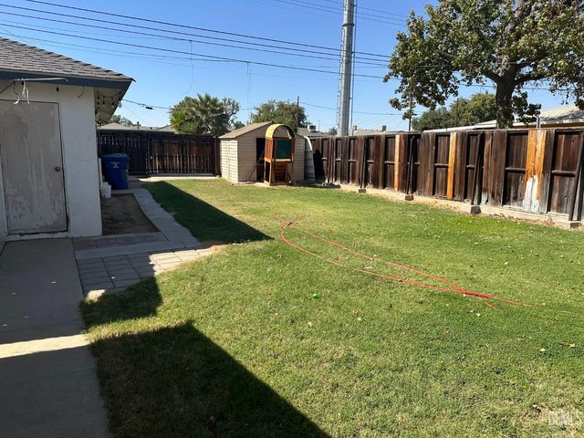 2605 Manor Street, Bakersfield, CA 93308