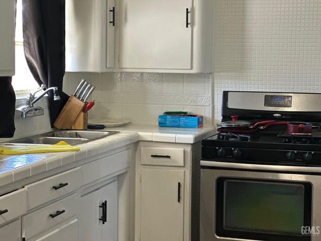 2605 Manor Street, Bakersfield, CA 93308