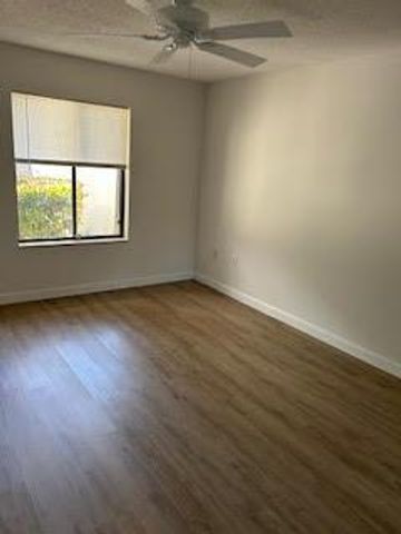 2900 Cuyahoga Lane, West Palm Beach, FL 33409