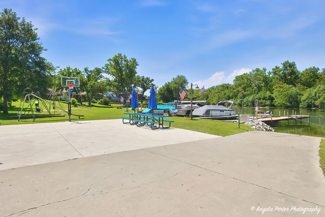 24903 W Oak Avenue, Lake Villa, IL 60046