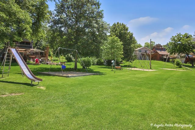 24903 W Oak Avenue, Lake Villa, IL 60046
