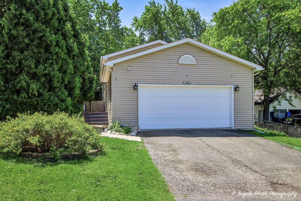 24903 W Oak Avenue, Lake Villa, IL 60046