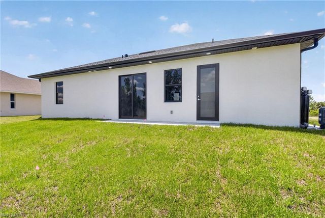 1213 Dodwin ST E, Lehigh Acres, FL 33974