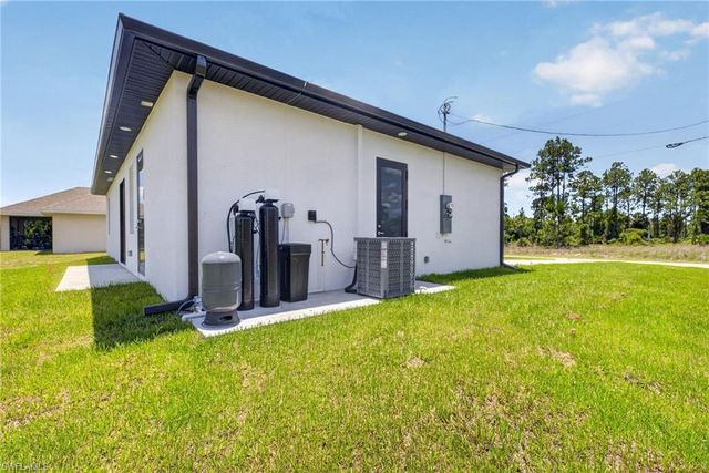 1213 Dodwin ST E, Lehigh Acres, FL 33974
