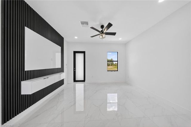 1213 Dodwin ST E, Lehigh Acres, FL 33974