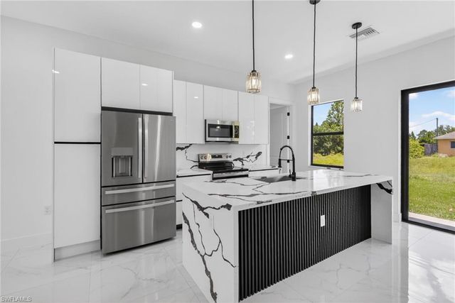 1213 Dodwin ST E, Lehigh Acres, FL 33974
