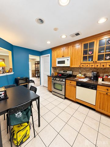 920-C0920 Plymouth Road, North Brunswick, NJ 08902