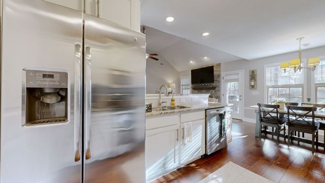 2196 Killington Dr, Clarksville, TN 37040