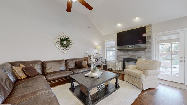 2196 Killington Dr, Clarksville, TN 37040