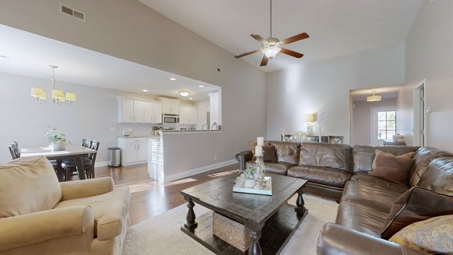 2196 Killington Dr, Clarksville, TN 37040