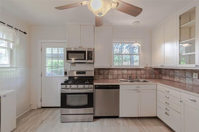 1202 Norwood RD, Austin, TX 78722