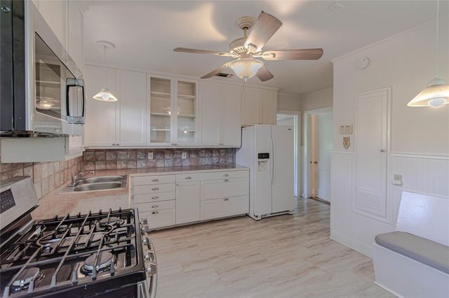 1202 Norwood RD, Austin, TX 78722