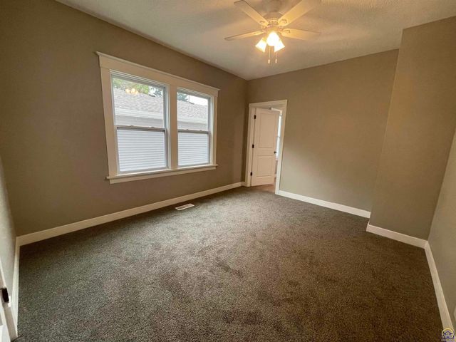 1118 Mechanic St, Emporia, KS 66801