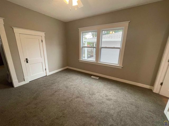 1118 Mechanic St, Emporia, KS 66801