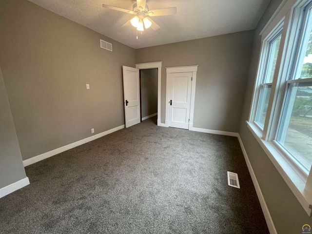 1118 Mechanic St, Emporia, KS 66801