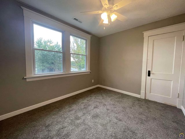 1118 Mechanic St, Emporia, KS 66801