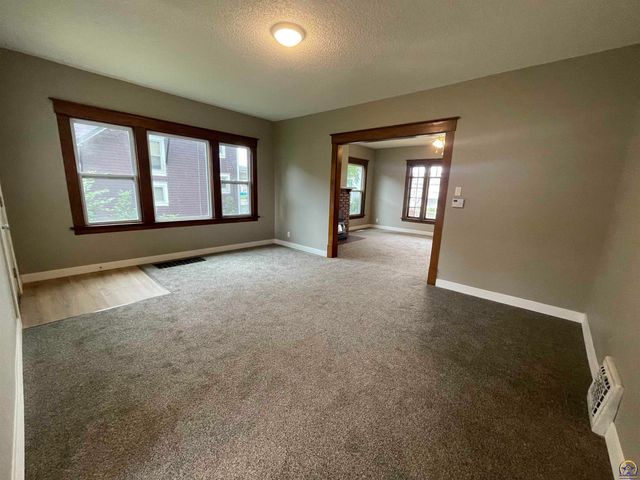 1118 Mechanic St, Emporia, KS 66801