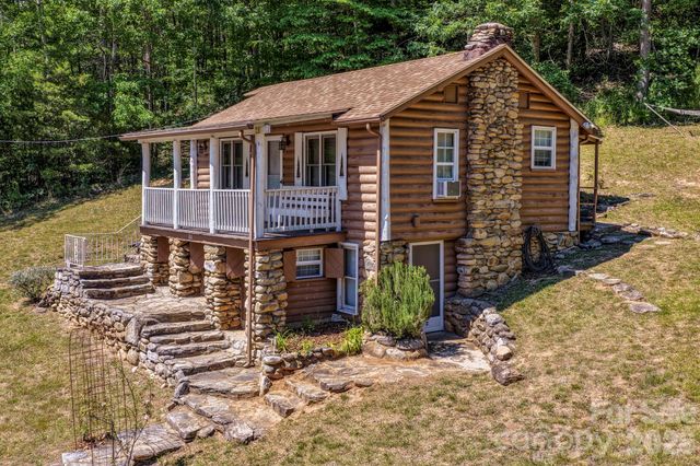 102 Jack London Road, Lake Lure, NC 28746