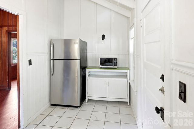 102 Jack London Road, Lake Lure, NC 28746