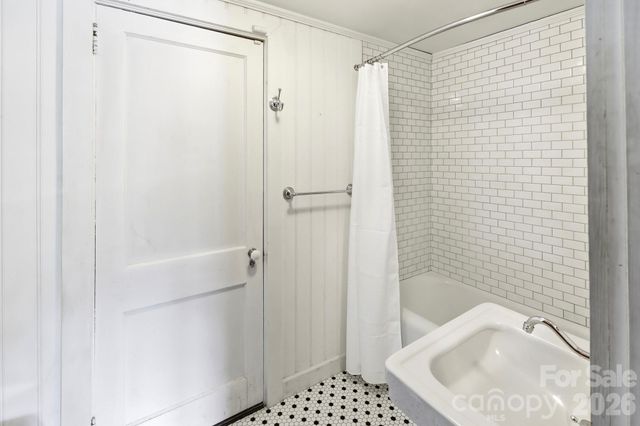 102 Jack London Road, Lake Lure, NC 28746