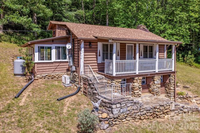 102 Jack London Road, Lake Lure, NC 28746