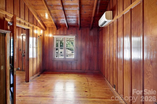 102 Jack London Road, Lake Lure, NC 28746