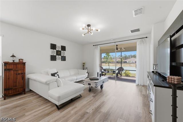 20652 Plumwood LOOP, North Fort Myers, FL 33917