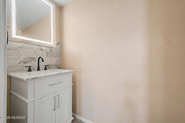 5522 S Lemon Tree Drive, Tucson, AZ 85757