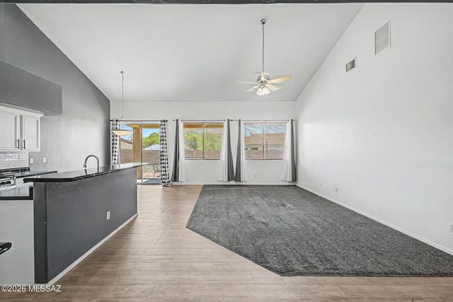 5522 S Lemon Tree Drive, Tucson, AZ 85757
