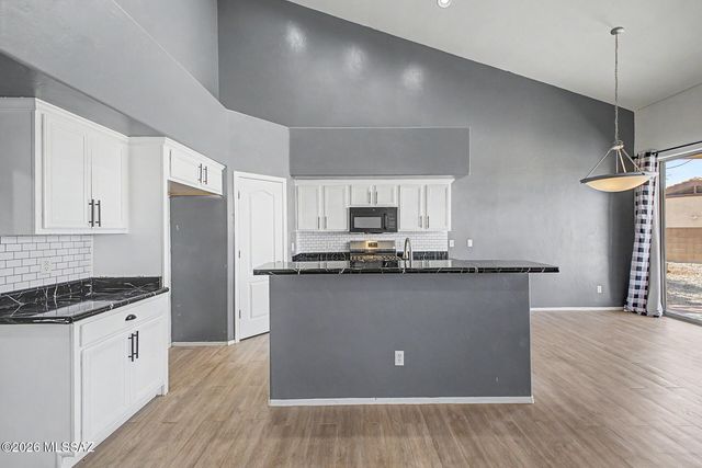 5522 S Lemon Tree Drive, Tucson, AZ 85757