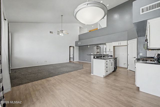 5522 S Lemon Tree Drive, Tucson, AZ 85757