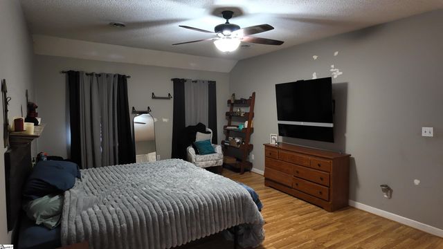 166 Chestnut Lake Drive, Inman, SC 29349