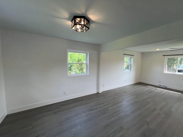 210 Cottonwood Drive, Dry Ridge, KY 41035