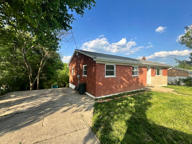 210 Cottonwood Drive, Dry Ridge, KY 41035