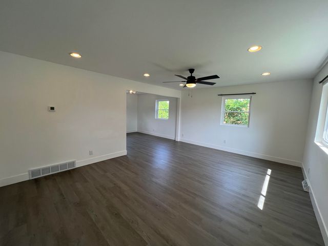 210 Cottonwood Drive, Dry Ridge, KY 41035