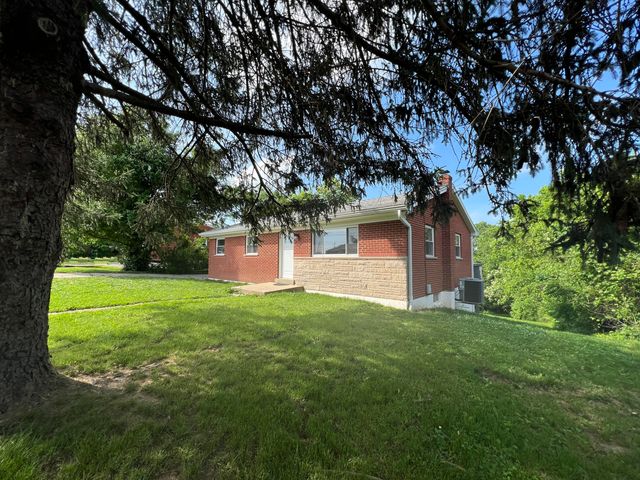 210 Cottonwood Drive, Dry Ridge, KY 41035
