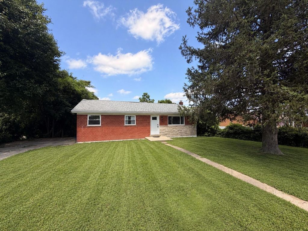 210 Cottonwood Drive, Dry Ridge, KY 41035
