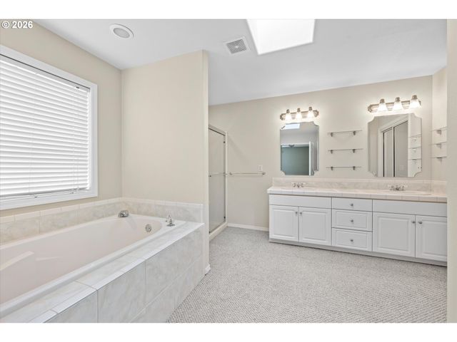 21777 Sw FULLER Dr, Tualatin, OR 97062