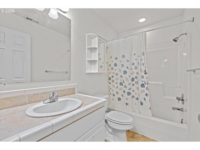 21777 Sw FULLER Dr, Tualatin, OR 97062