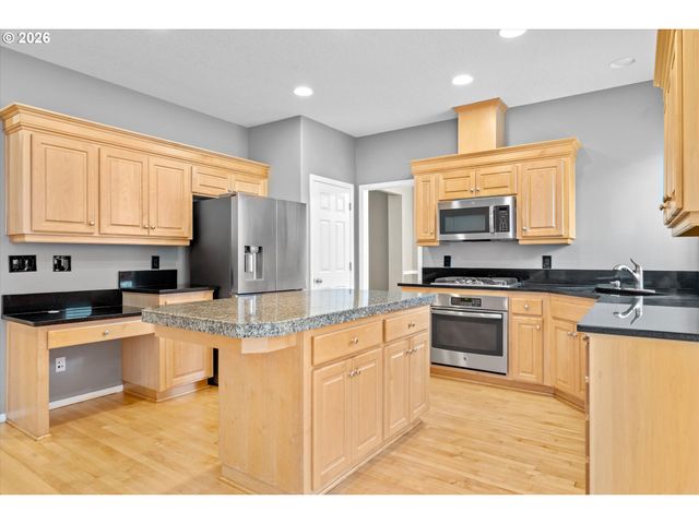 21777 Sw FULLER Dr, Tualatin, OR 97062