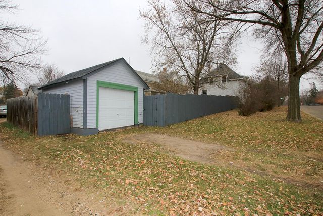 528 S Holcombe Avenue, Litchfield, MN 55355