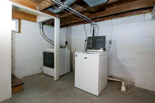 528 S Holcombe Avenue, Litchfield, MN 55355